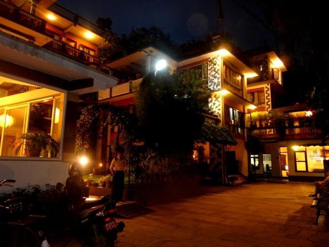 Green Hotel Катманду Экстерьер фото