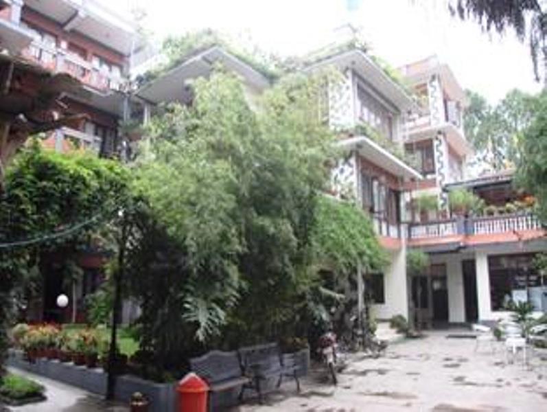 Green Hotel Катманду Экстерьер фото